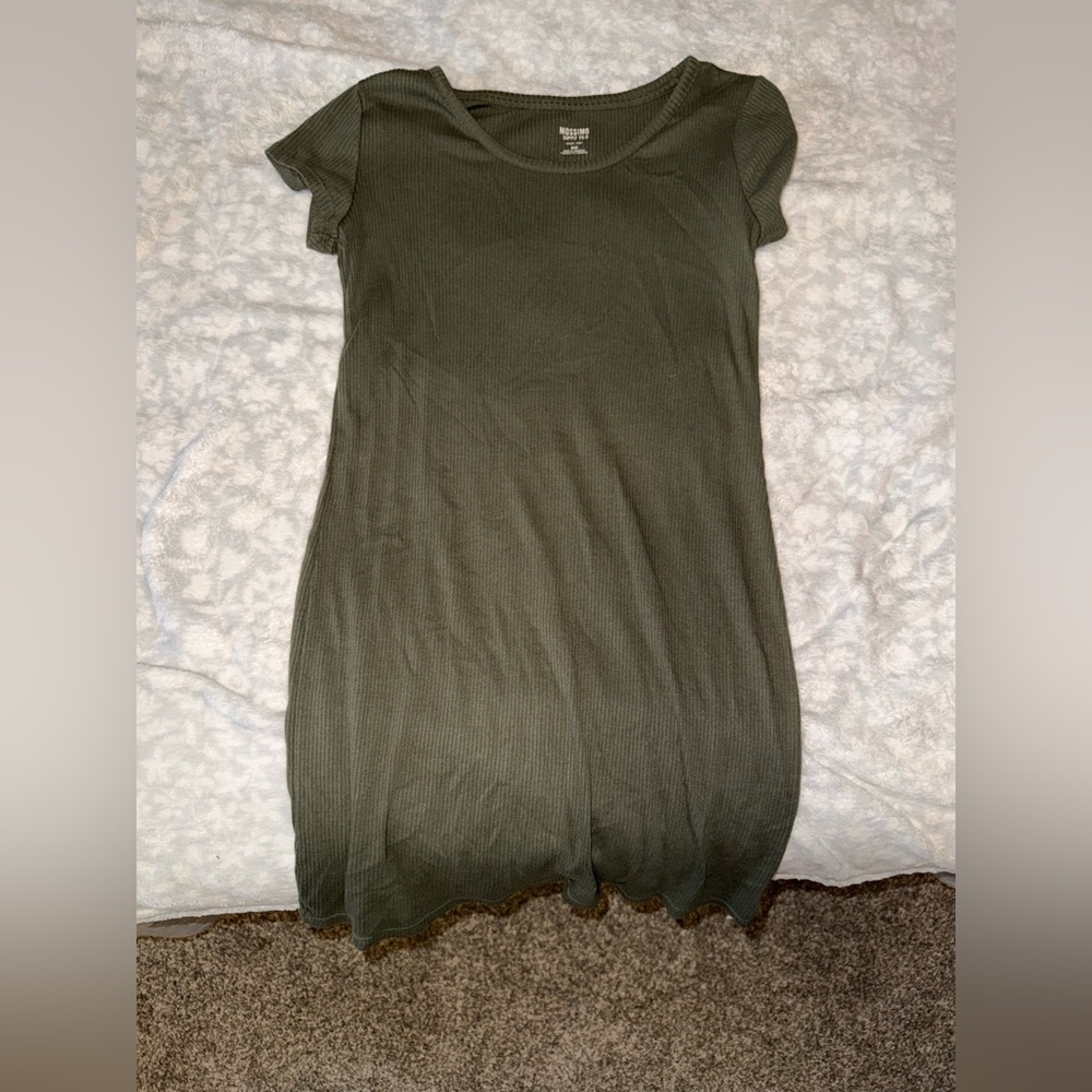 Mossimo Supply Co. Short Sleeve Dress in Olive